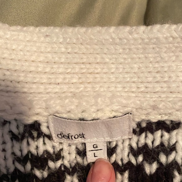 Defrost cardigan purple white and black Large - Picture 2 of 2